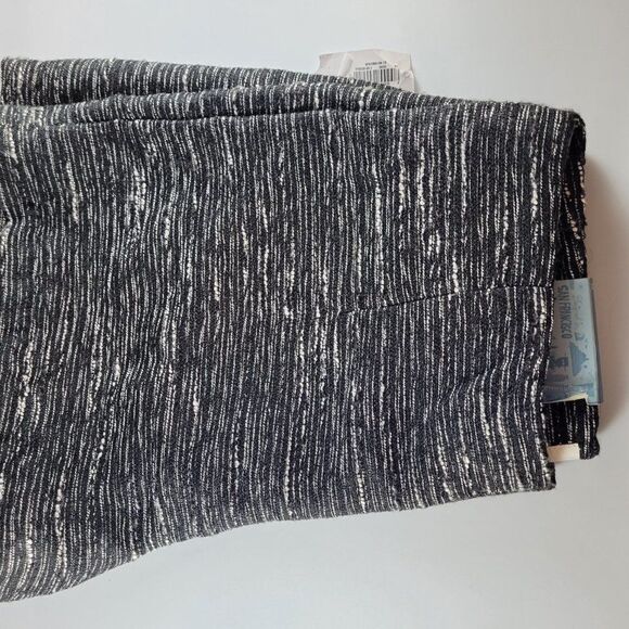 BRAND NEW WOMEN"S OLD NAVY SHORT - Picture 16 of 16